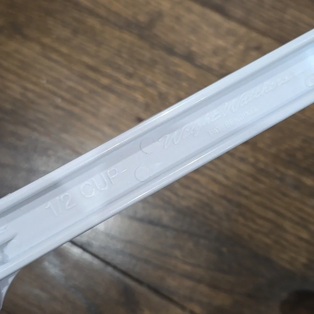 Weight Watchers Measuring Serving Scoops Spoon 1/2 Cup Portion Control White